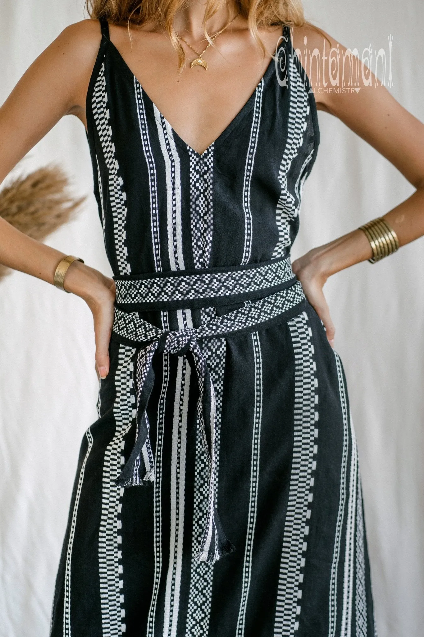 V-neck Jaquard Maxi Dress / Black and White