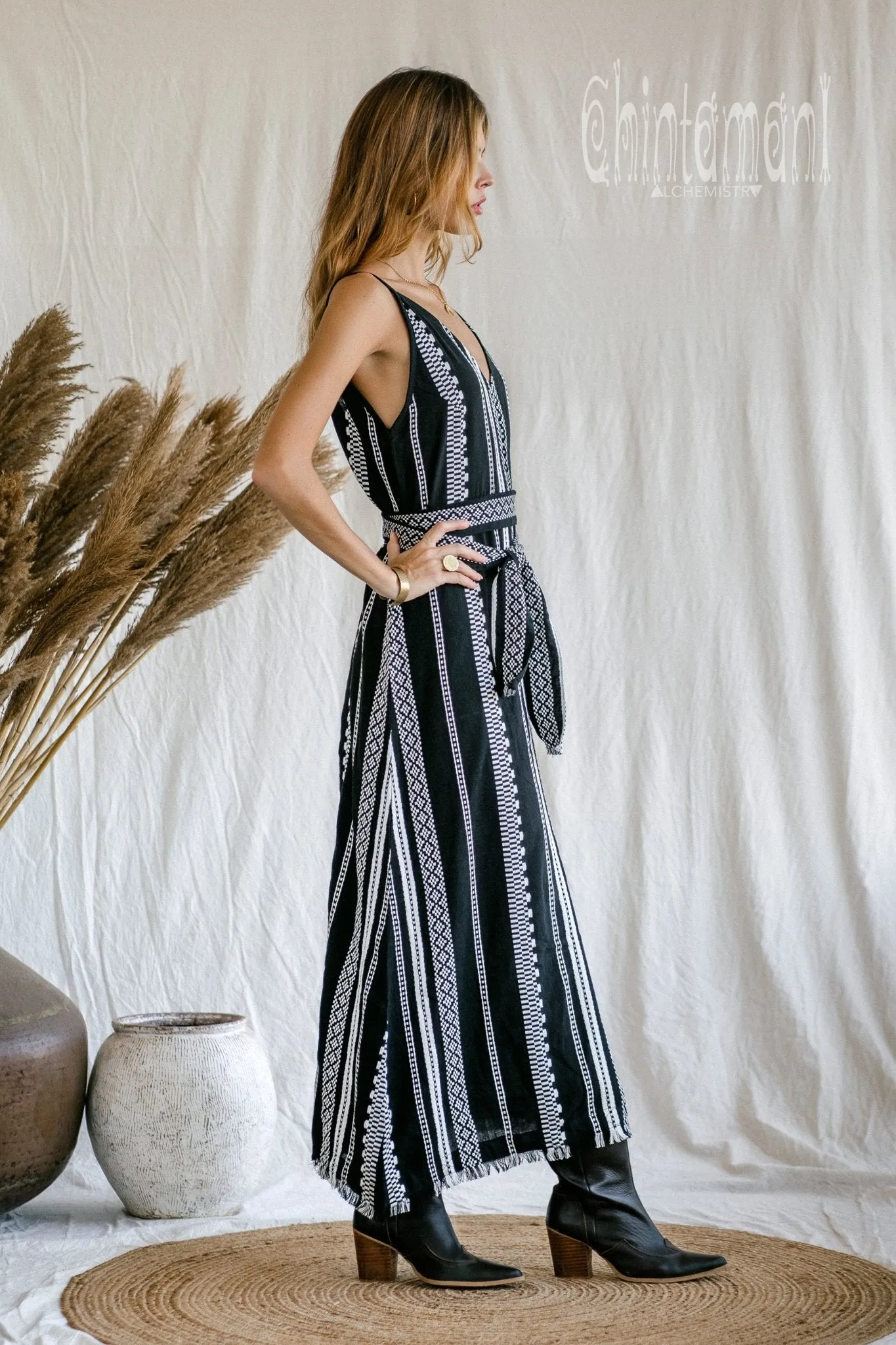 V-neck Jaquard Maxi Dress / Black and White