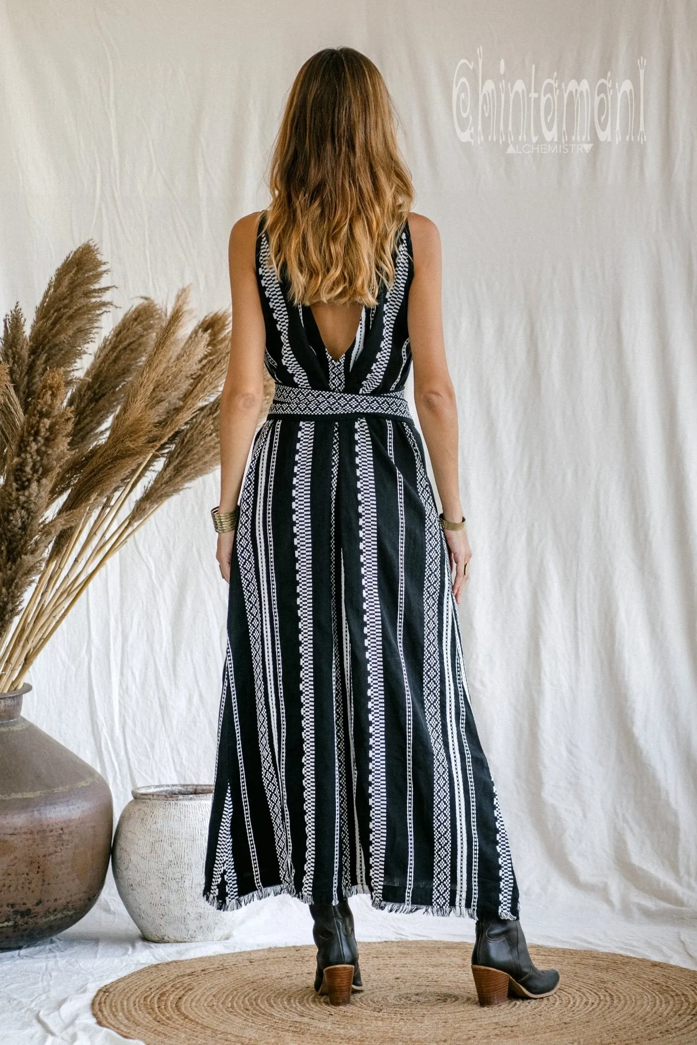 V-neck Jaquard Maxi Dress / Black and White