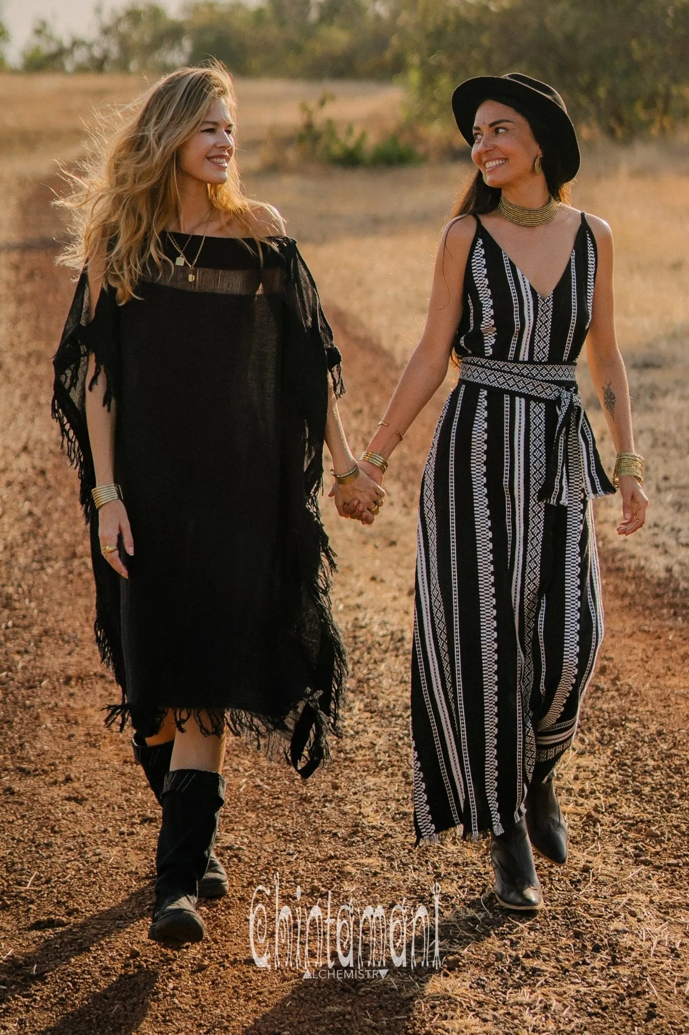 V-neck Jaquard Maxi Dress / Black and White
