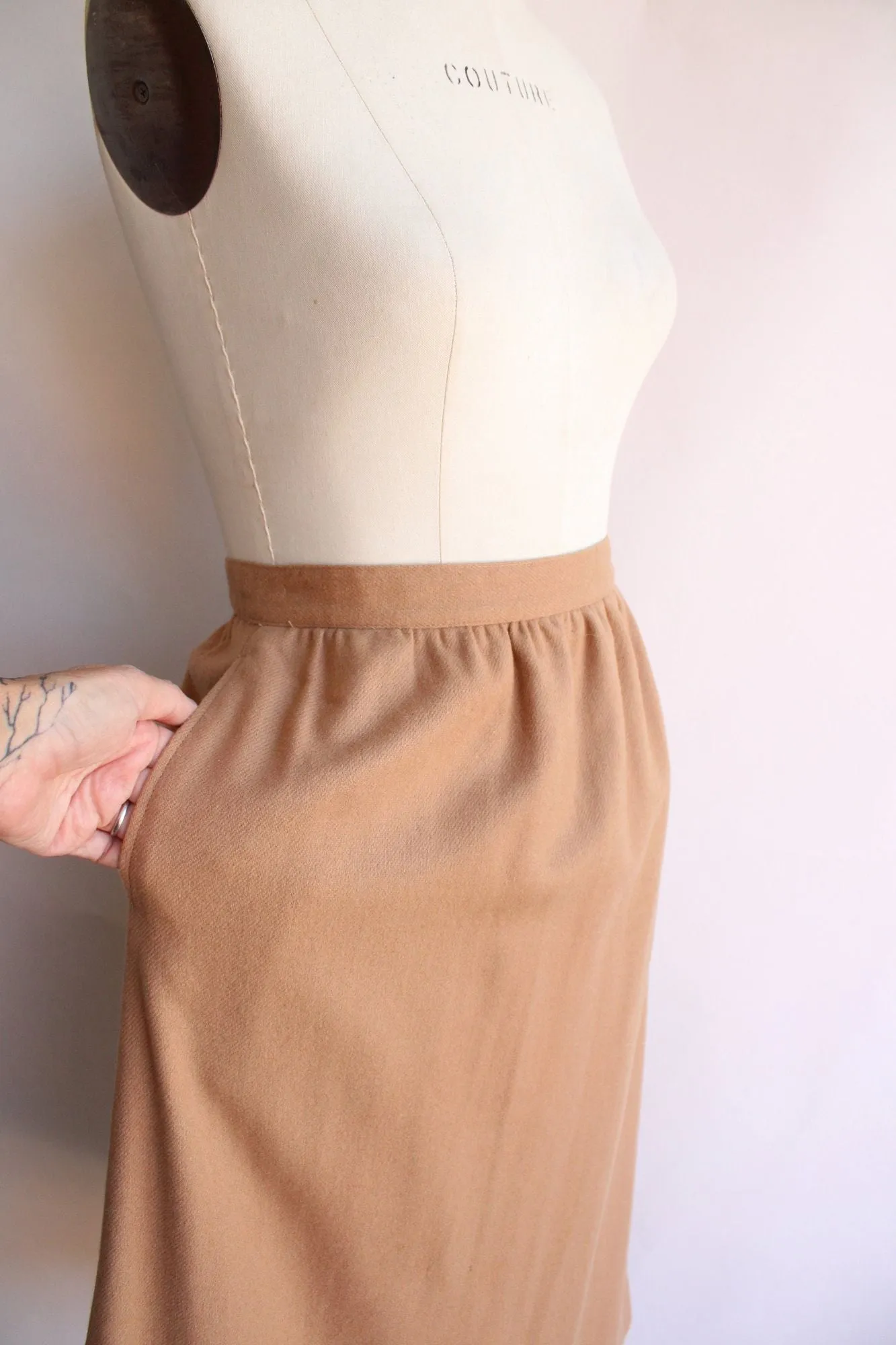 Vintage 1980s The Villager Tan Wool Pencil Skirt with Pockets