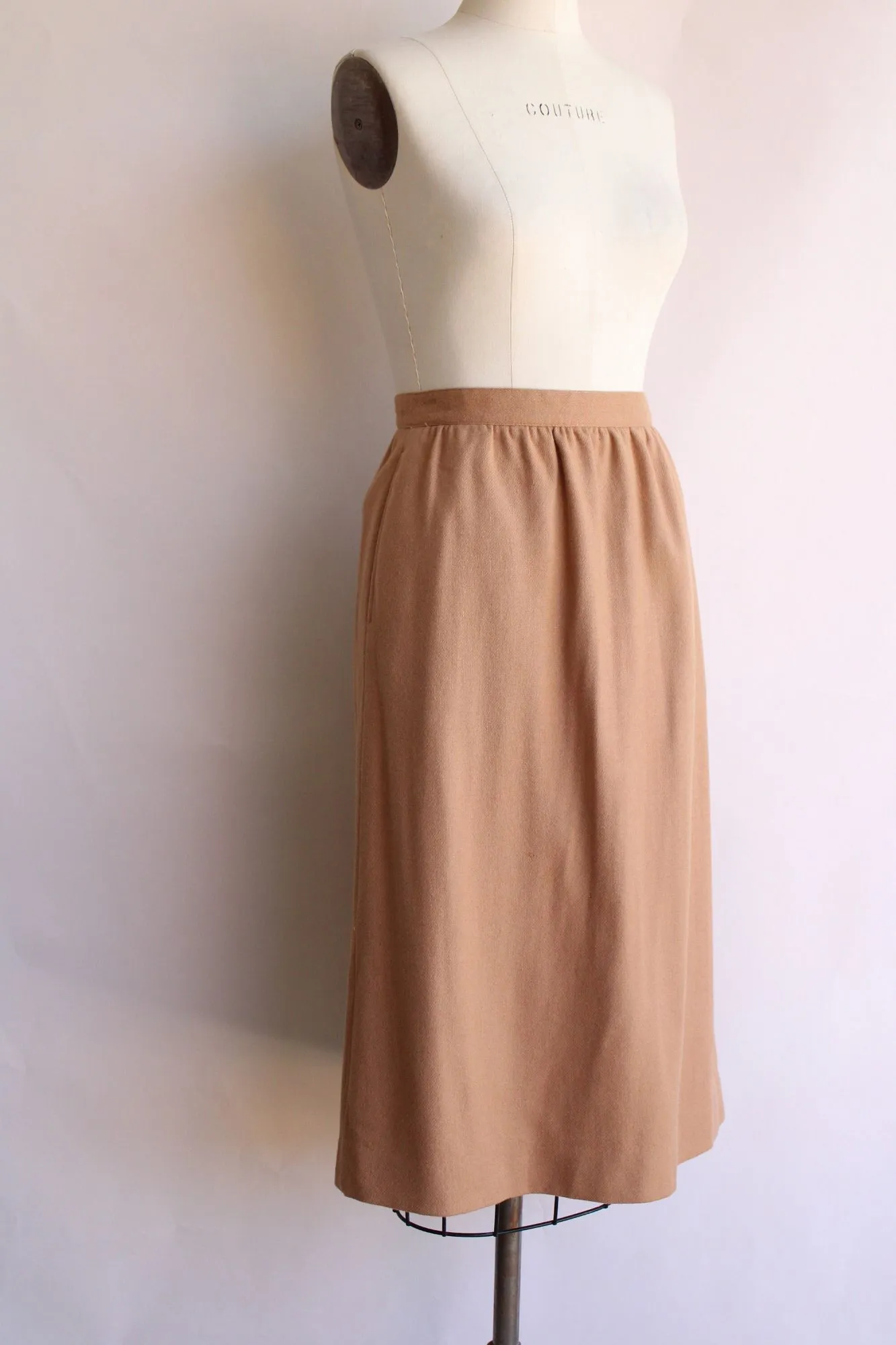 Vintage 1980s The Villager Tan Wool Pencil Skirt with Pockets